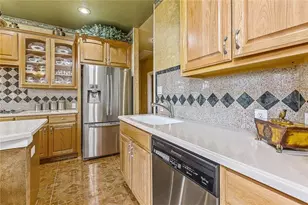 10025 Dianella Ln, Austin, TX 78759 - Photo 12