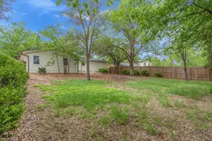 6807 Roanoke Dr, Austin, TX 78723 - Photo 24