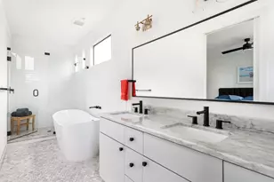 2804 E 22nd St, Austin, TX 78722 - Photo 30