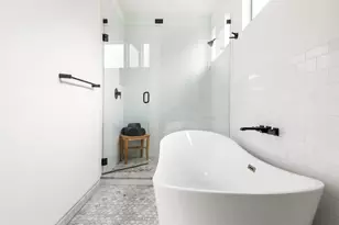 2804 E 22nd St, Austin, TX 78722 - Photo 32