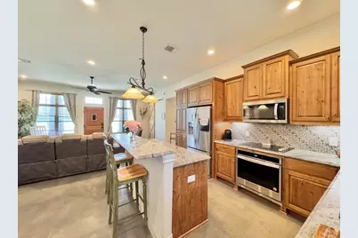 1094 Raintree Lane, Elgin, TX 78621 - Photo 10
