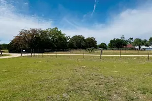 1094 Raintree Ln, Elgin, TX 78621 - Photo 36