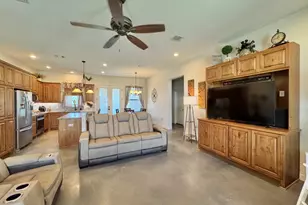 1094 Raintree Ln, Elgin, TX 78621 - Photo 8