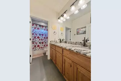 1094 Raintree Lane, Elgin, TX 78621 - Photo 16