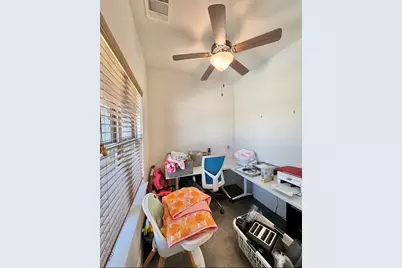 1094 Raintree Lane, Elgin, TX 78621 - Photo 20
