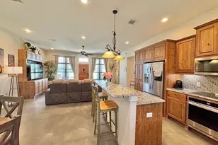 1094 Raintree Ln, Elgin, TX 78621 - Photo 10