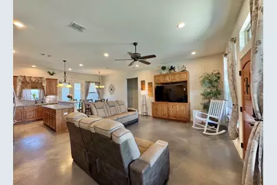 1094 Raintree Lane, Elgin, TX 78621 - Photo 4