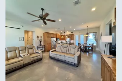 1094 Raintree Lane, Elgin, TX 78621 - Photo 6