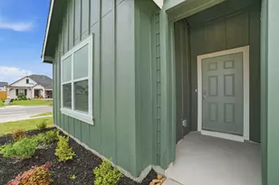 121 Las Lomas Dr, San Marcos, TX 78666 - Photo 4