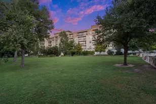 1900 Barton Springs Rd, Austin, TX 78704 - Photo 32