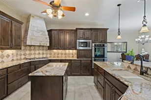 27501 Waterfall Hill Pkwy, Spicewood, TX 78669 - Photo 10