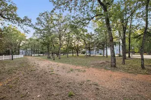 106 Woodcutter Ct, Bastrop, TX 78602 - Photo 34