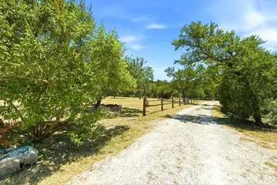2824 Lost Oak Cv Cove, Georgetown, TX 78628 - Photo 4