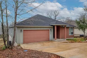 132 Kahalulu Dr, Bastrop, TX 78602 - Photo 2