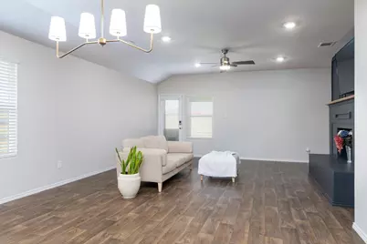 105 Black Wolf Run, San Marcos, TX 78666 - Photo 8