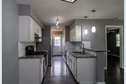 2301 Tern Circle #B, Austin, TX 78744 - Photo 2