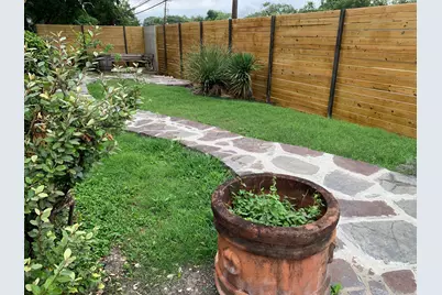 2710 S 1st Street #206, Austin, TX 78704 - Photo 16