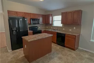 325 Altamont St, Hutto, TX 78634 - Photo 2