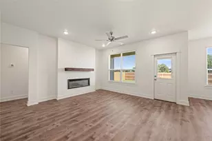 552 Gus Loop, Georgetown, TX 78626 - Photo 14