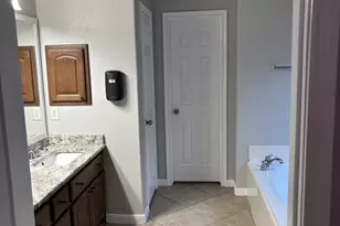 404 E Nakoma Dr, Hutto, TX 78634 - Photo 16