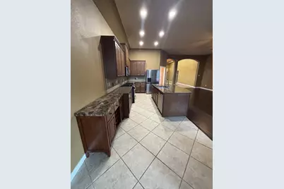 404 E Nakoma Drive, Hutto, TX 78634 - Photo 2