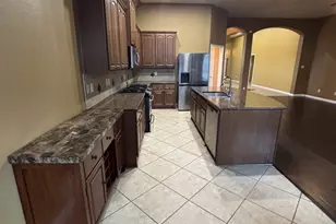 404 E Nakoma Dr, Hutto, TX 78634 - Photo 2