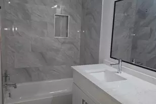 704 W 21st St, Austin, TX 78705 - Photo 12