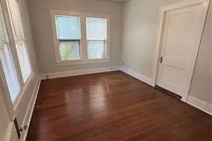 915 W 29th St, Austin, TX 78705 - Photo 4