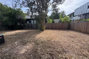 915 W 29th St, Austin, TX 78705 - Photo 20