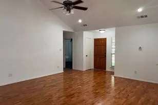 600 Eaglecreek Dr, Leander, TX 78641 - Photo 4