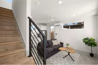 2413 E 9th Street #2, Austin, TX 78702 - Photo 18