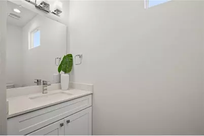 2413 E 9th Street #2, Austin, TX 78702 - Photo 16