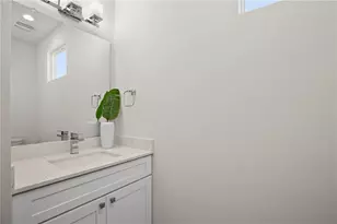 2413 E 9th St, Austin, TX 78702 - Photo 16