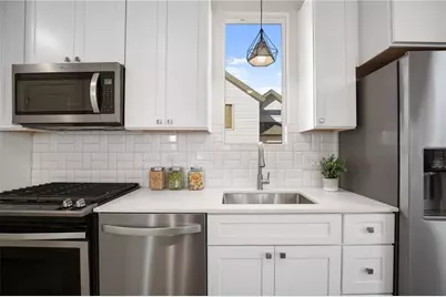 2413 E 9th Street #2, Austin, TX 78702 - Photo 8