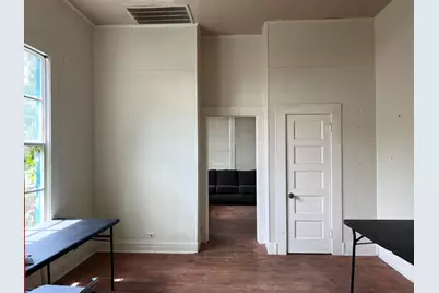 101 NE 6th Street, Smithville, TX 78957 - Photo 6