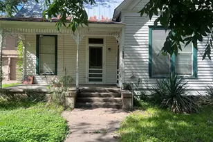 101 NE 6th St, Smithville, TX 78957 - Photo 4