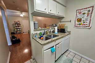 501 W 26th St, Austin, TX 78705 - Photo 6