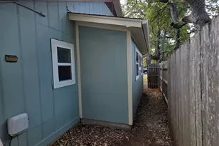 11704 Tanglebriar Trail, Austin, TX 78750 - Photo 12