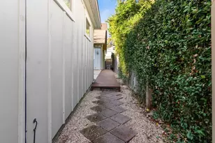 404 W 41st St, Austin, TX 78751 - Photo 10