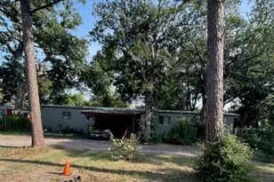 128 Park Dr, Bastrop, TX 78602 - Photo 2
