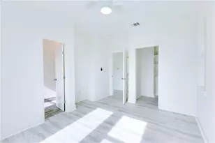 1906 E 17th St, Austin, TX 78702 - Photo 28