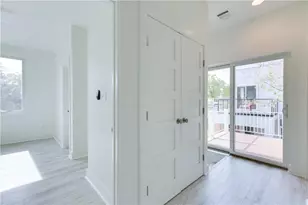 1906 E 17th St, Austin, TX 78702 - Photo 26