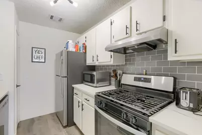 11904 Sunhillow Bend, Austin, TX 78758 - Photo 6