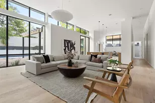 2704 Mountain Laurel Dr, Austin, TX 78703 - Photo 2