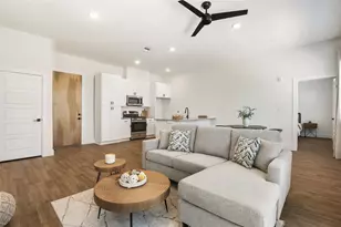 1811 Webberville Rd, Austin, TX 78721 - Photo 6