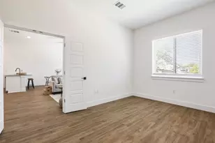 1811 Webberville Rd, Austin, TX 78721 - Photo 16