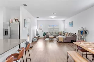 129 Rowdy Yates Wy, Jarrell, TX 76537 - Photo 6