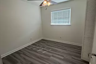 8515 Burrell Dr, Austin, TX 78757 - Photo 14