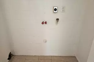 410 E 9th St, Elgin, TX 78621 - Photo 10