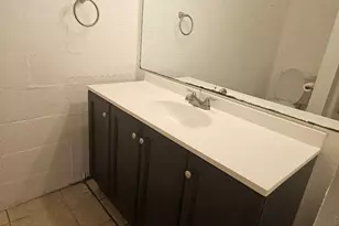 410 E 9th St, Elgin, TX 78621 - Photo 8